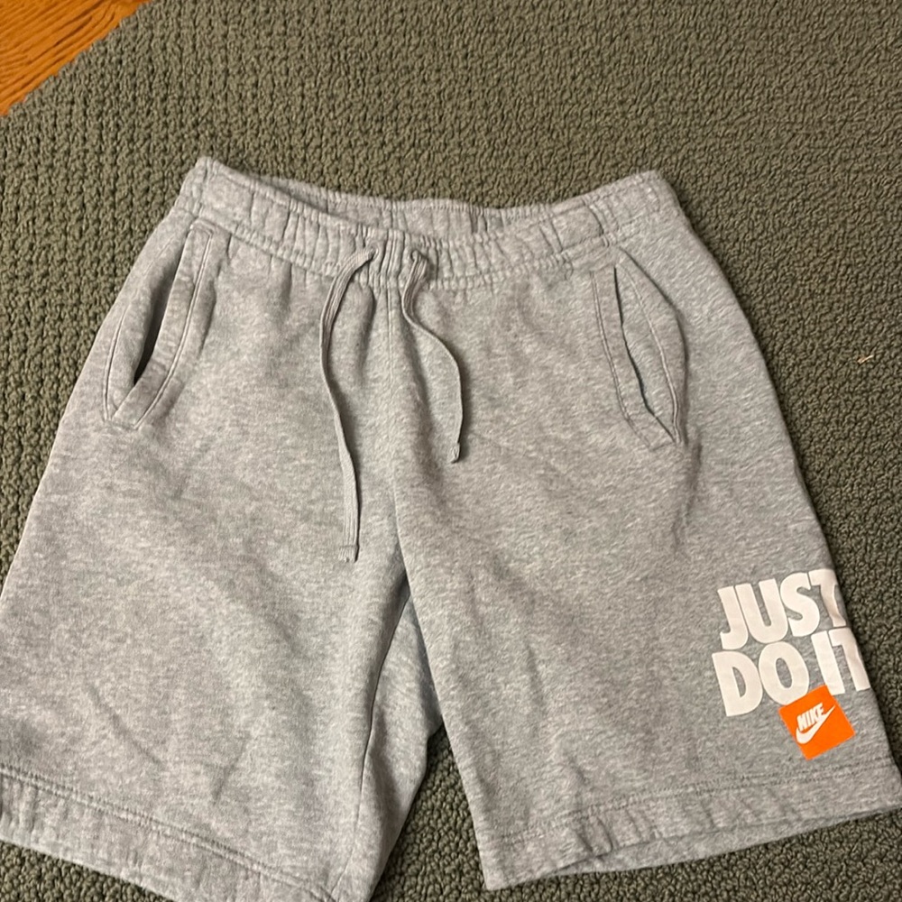 Nike Club Fleece Sweat Shorts Just Do It logo small